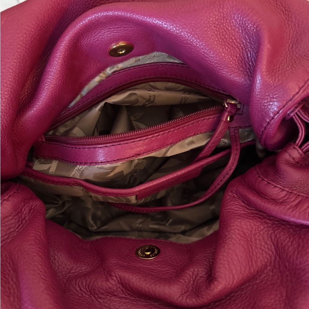 Michael Kors Plum Leather Shoulder Bag with Gold Emblem - Picture 10 of 11